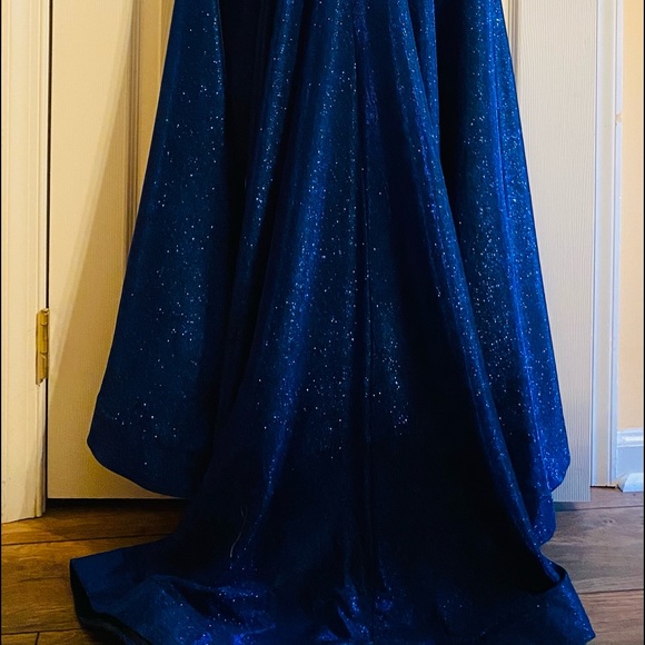Prom Gown - Never worn - Picture 4 of 7